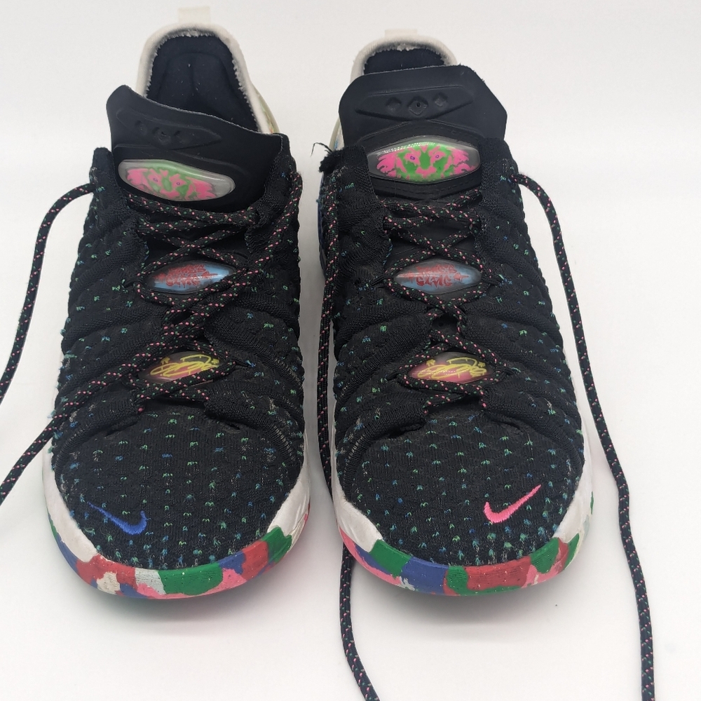 Nike LeBron 18